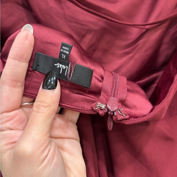 Sz XL - NWOT Lulus Dreamy Romance Burgundy Backless Maxi Dress - Picture 6 of 9